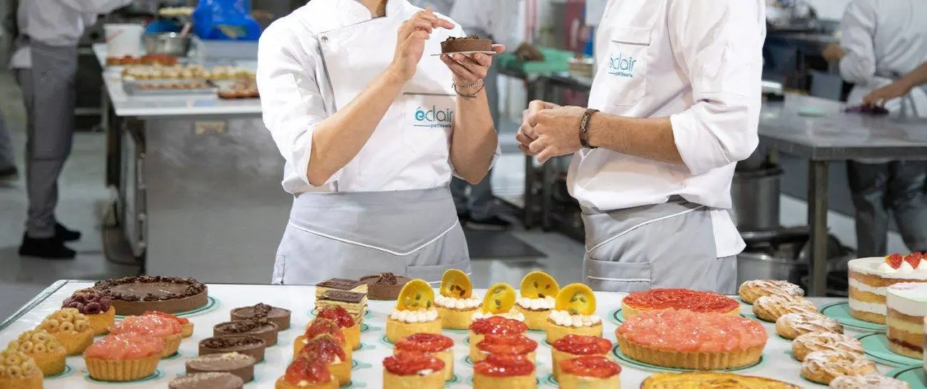 شیرینی فروشی فرانسوی اکلر